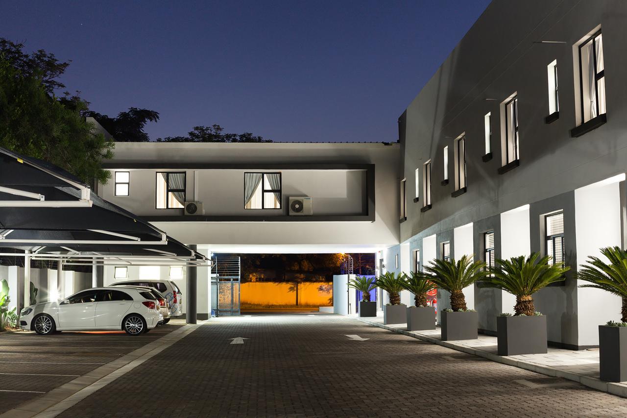 City Mews On Independence Gaborone Exterior photo